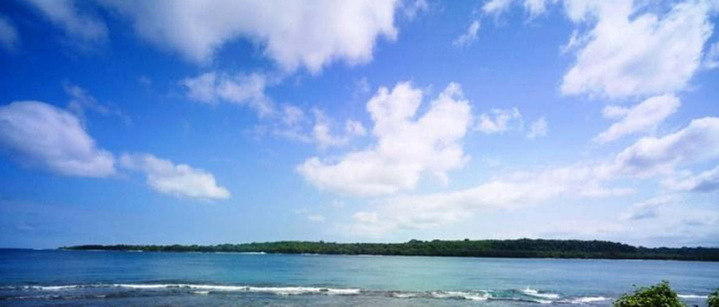 Beautiful relaxing Teouma Bay, 15 min. from bustling Port Vila